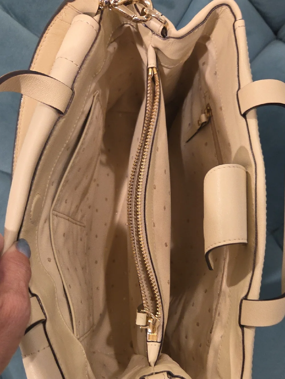 Kate Spade Ivory Bradshaw Bow Bag with Gold Accents Excellent Condition